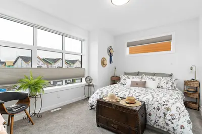Interior photo 3 of 7747 YORKE MEWS ME NW