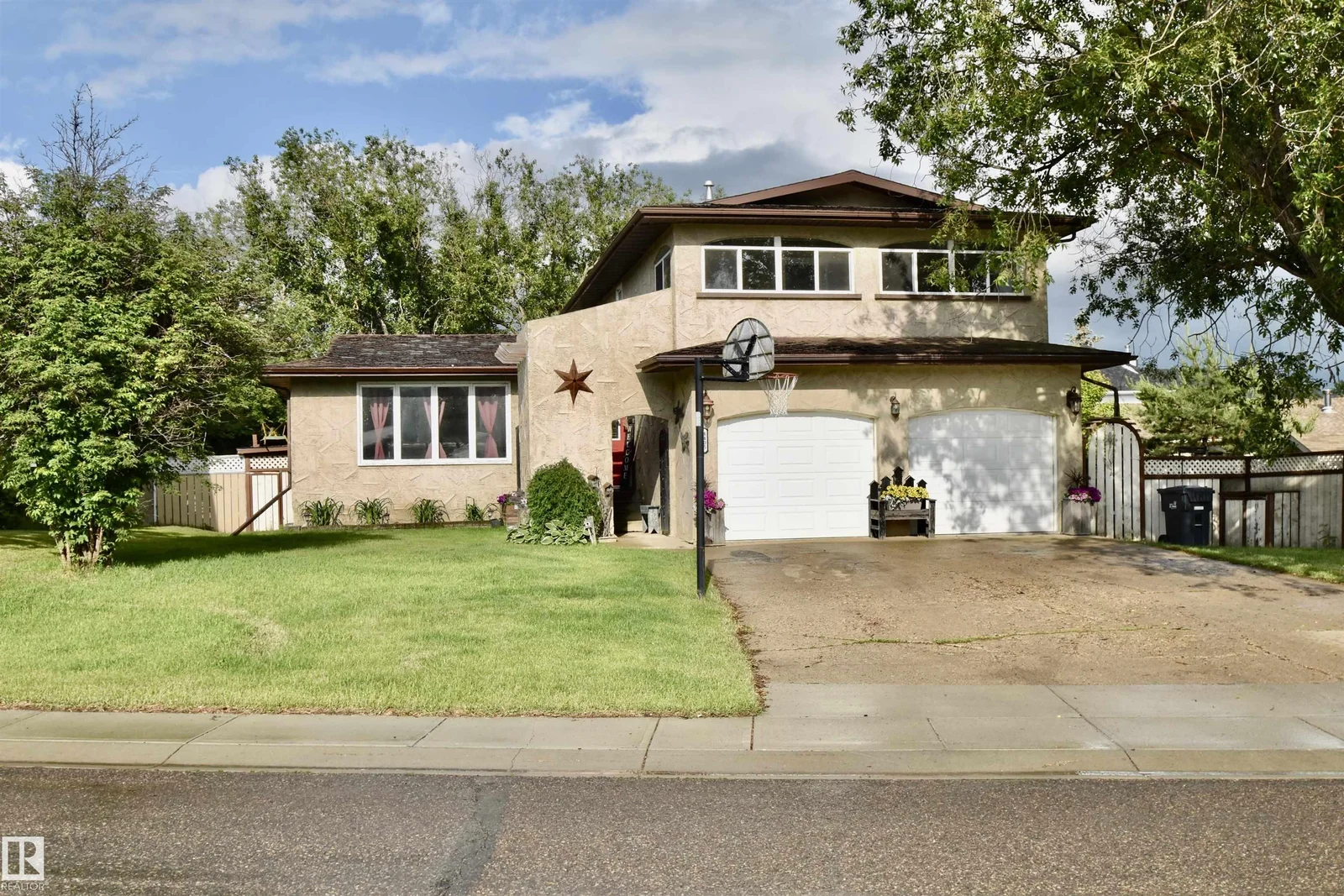 4405 46A ST, St. Paul Town - 5 bedroom Detached Single Family for sale