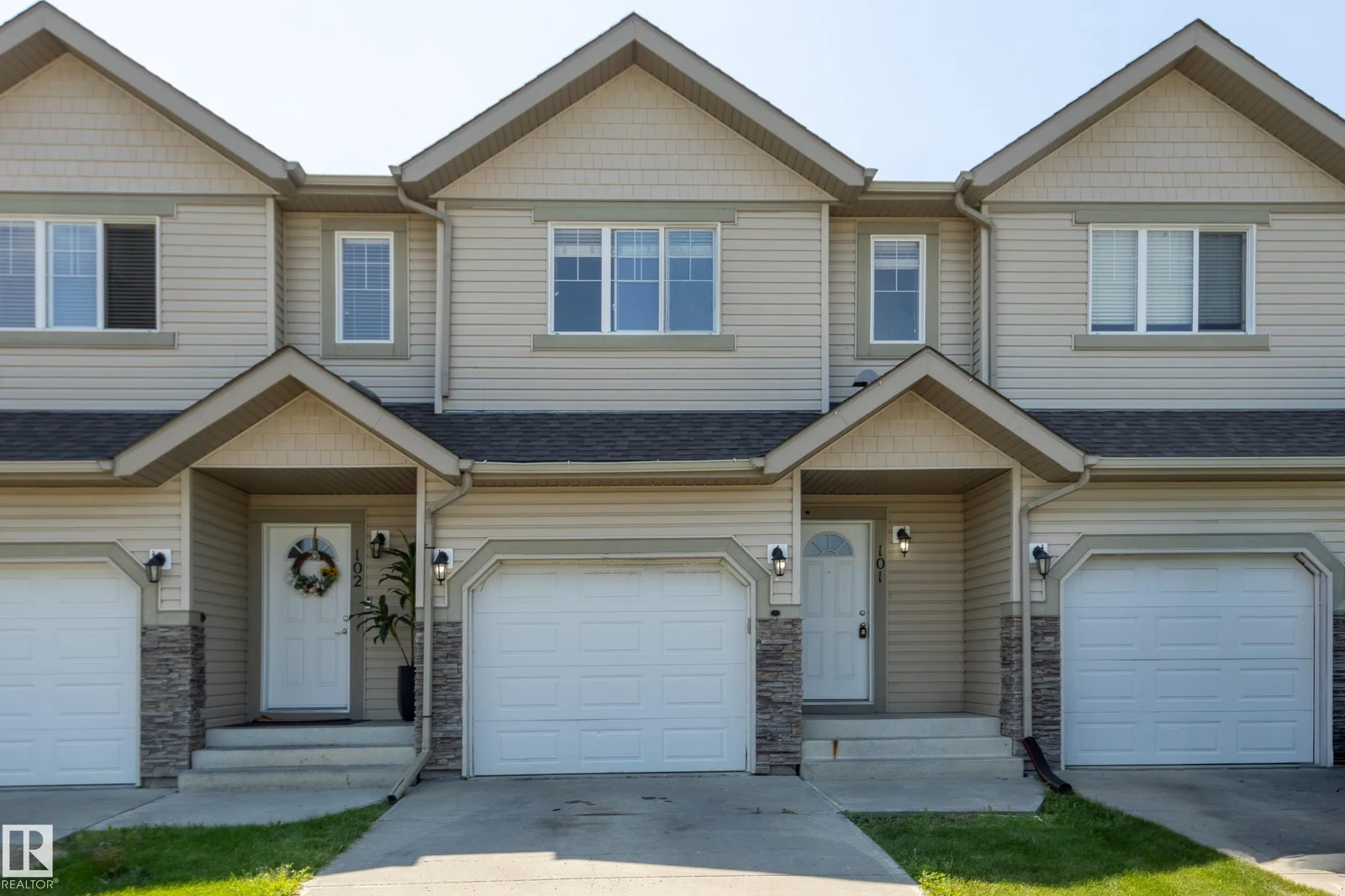 101 SANDSTONE ES, Stony Plain - 3 bedroom Townhouse for sale