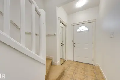 Interior photo 1 of 101 SANDSTONE ES