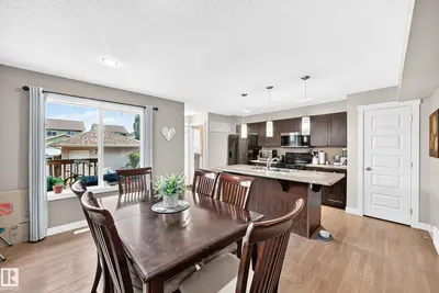Interior photo 1 of 466 CHAPPELLE DR SW