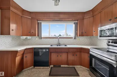 Interior photo 2 of 