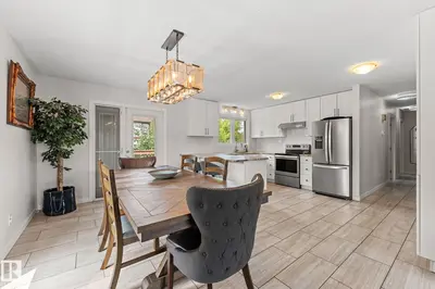 Interior photo 4 of 34 STIRLING RD NW