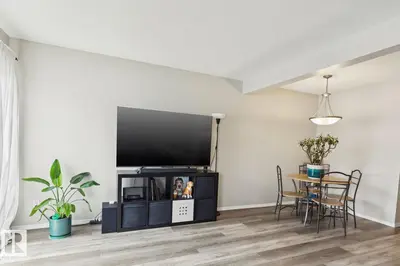 Interior photo 2 of #22 230 EDWARDS DR SW