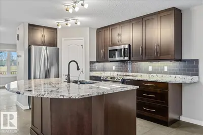 Interior photo 4 of 1086 Grantham DR NW