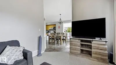 Interior photo 4 of 4105 36A AV NW