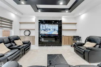 Interior photo 2 of 1827 17 AV NW