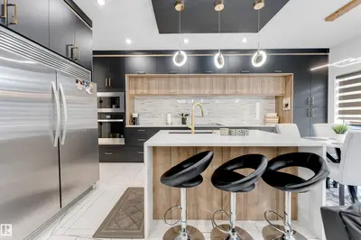 Interior photo 3 of 1827 17 AV NW