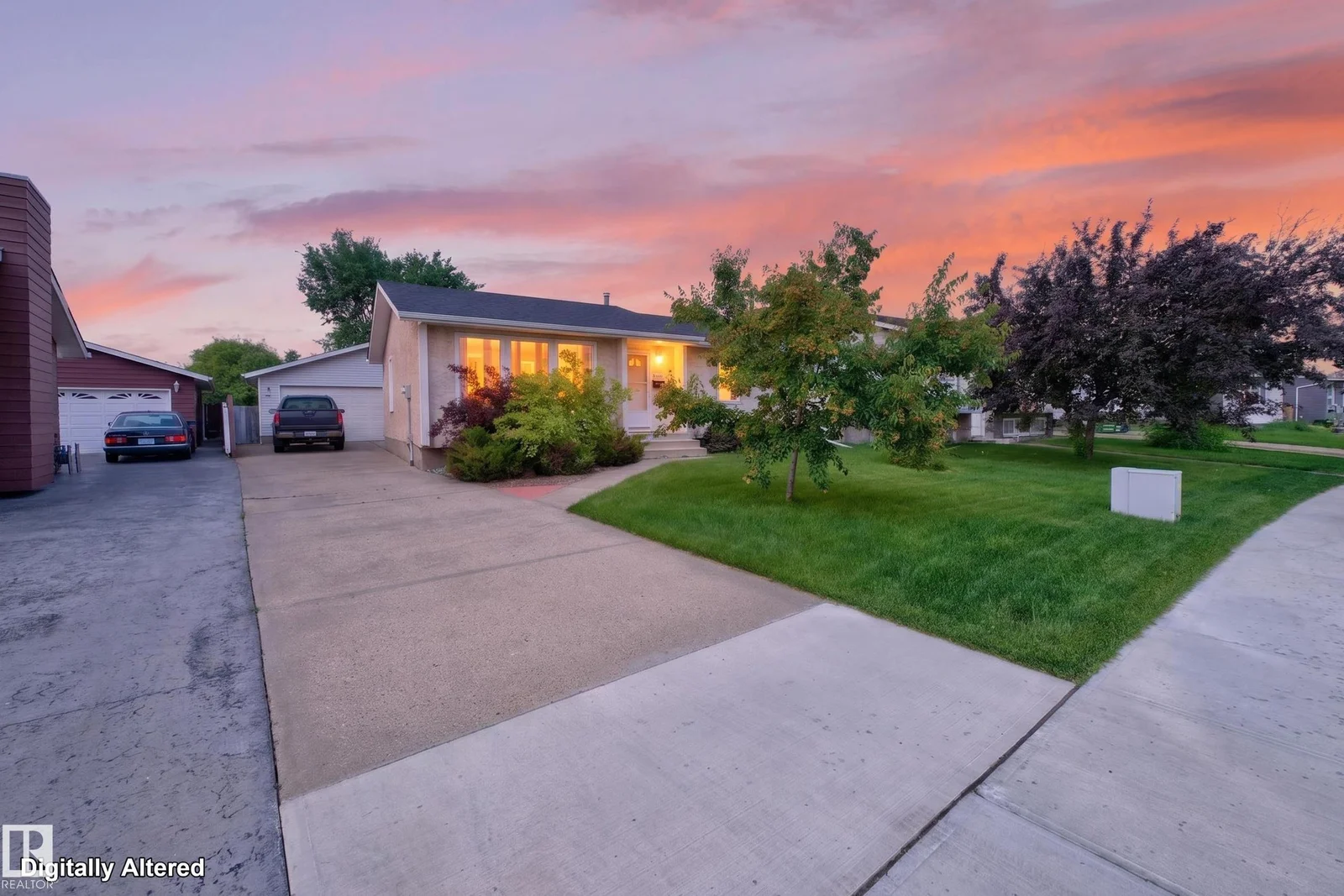 455 HUFFMAN CR NW, Edmonton - 4 bedroom Detached Single Family for sale
