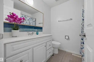 Interior photo 4 of 11707 150 Ave NW NW