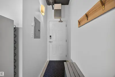 Interior photo 1 of 