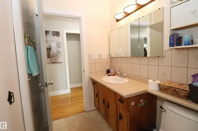 Interior photo 3 of 5017 46 AV