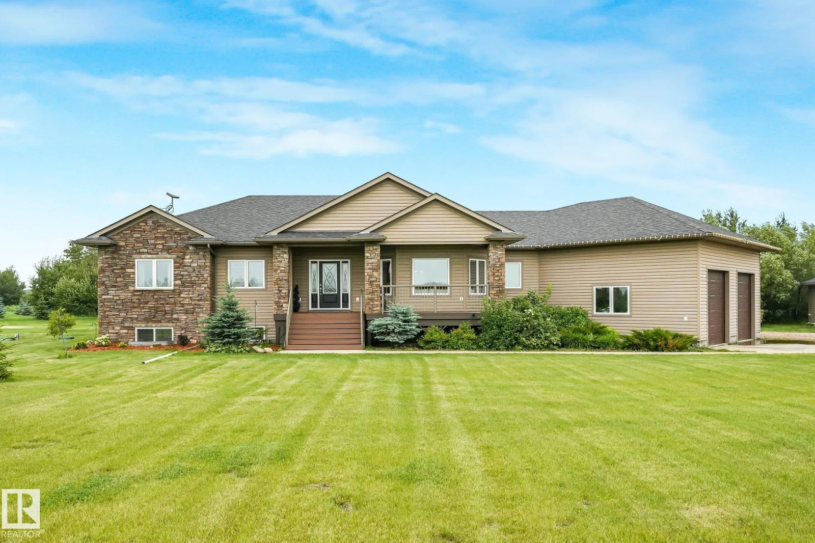 14224 T,524, Rural Minburn County - 7 bedroom Detached Single Family for sale