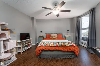 Interior photo 3 of #508 10045 117 ST NW