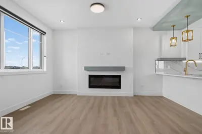 Interior photo 3 of 450 Robinson Blvd NE