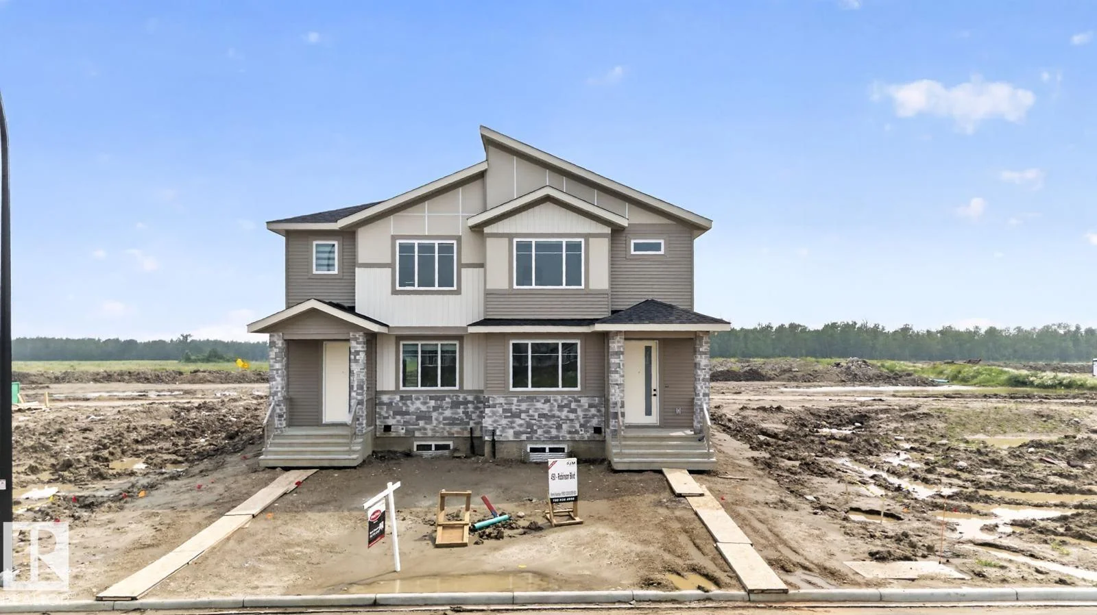 450 Robinson Blvd NE, Leduc - 4 bedroom Duplex for sale