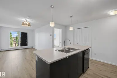 Interior photo 4 of #319 508 Albany WY NW