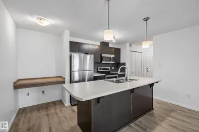 Interior photo 2 of #319 508 Albany WY NW