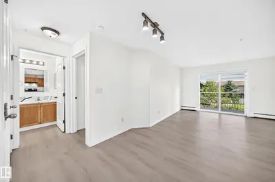 Interior photo 4 of #214 245 EDWARDS DR SW