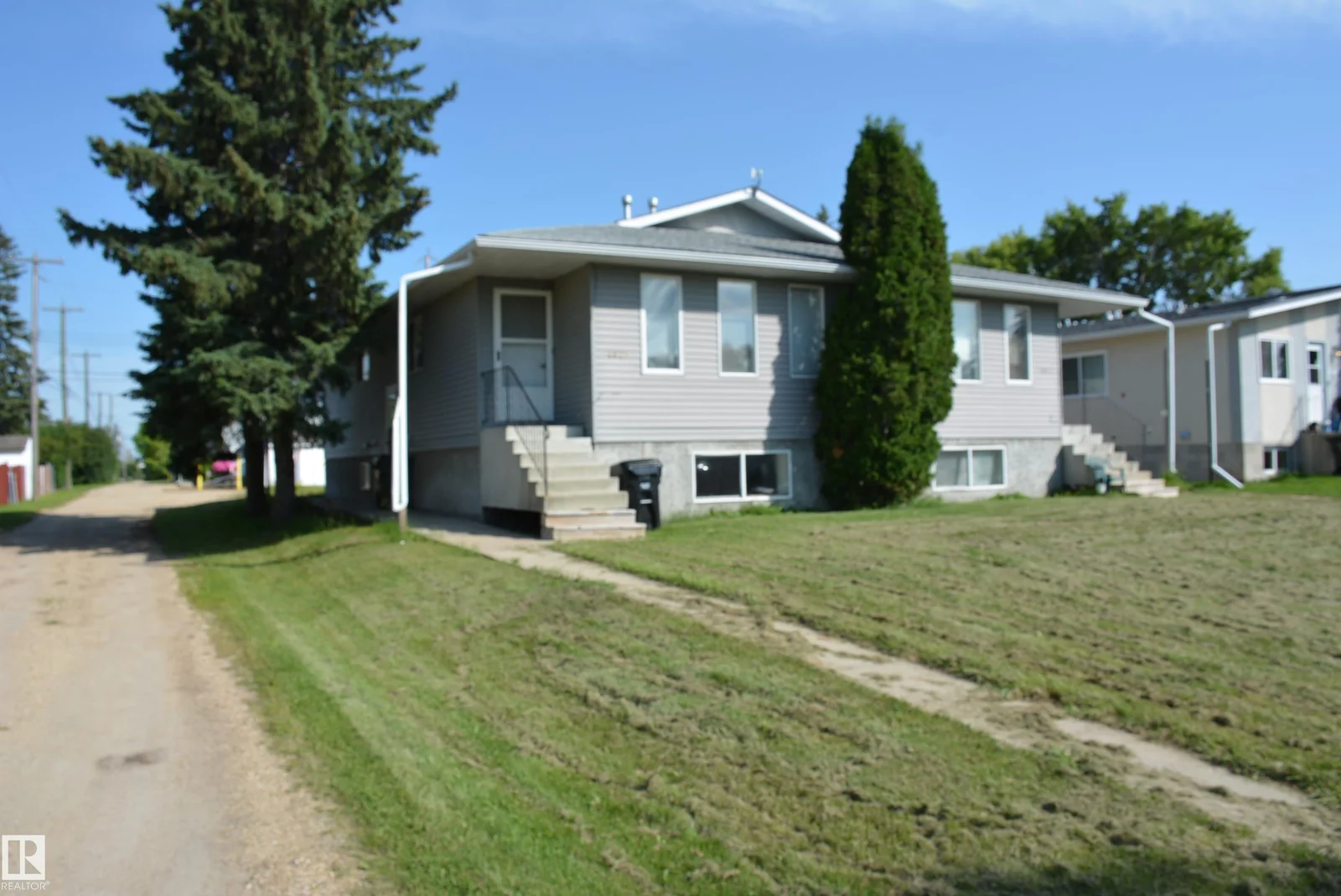 4823 & 4825 52 ST, Barrhead - 3 bedroom Duplex for sale