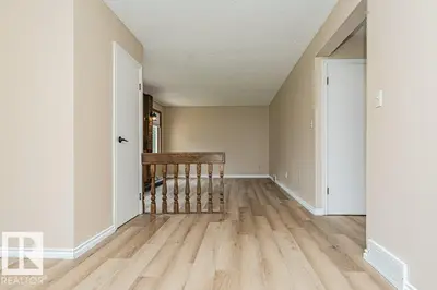 Interior photo 3 of 3909 43 AV
