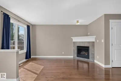Interior photo 4 of 1107 177 ST SW