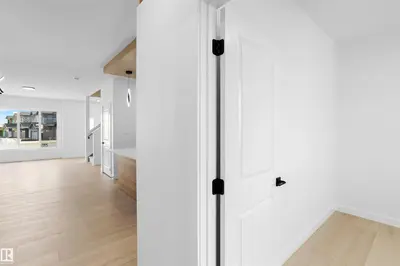 Interior photo 4 of 1524 209 ST NW