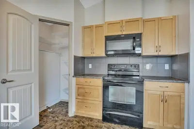 Interior photo 4 of #90 604 62 ST SW