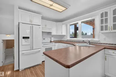 Interior photo 2 of 3619 113A ST NW