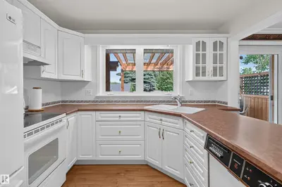 Interior photo 3 of 3619 113A ST NW