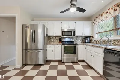 Interior photo 2 of 8316 189A ST NW