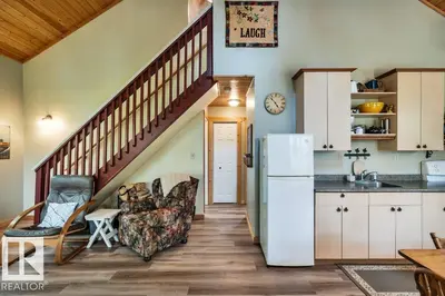 Interior photo 4 of 188 Lakeshore Drive, S.V. Grandview