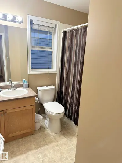 Interior photo 4 of 1750 Tomlinson CM NW