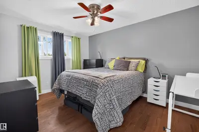 Interior photo 3 of 5219 55 AV
