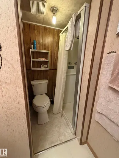 Interior photo 4 of 515 5th St. Norris Beach