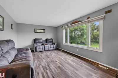 Interior photo 4 of 54433 RGE ROAD 213