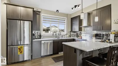 Interior photo 3 of 731 36 ST SW
