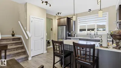 Interior photo 4 of 731 36 ST SW