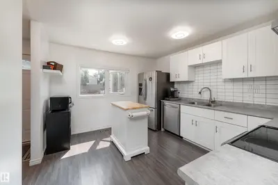Interior photo 2 of 879 VILLAGE ME