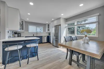 Interior photo 4 of 5112 43 AV