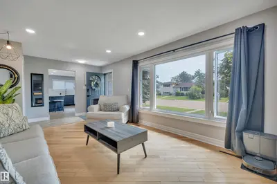 Interior photo 3 of 5112 43 AV
