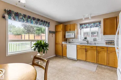Interior photo 3 of 2 DUNVEGAN CT