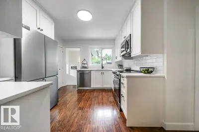 Interior photo 4 of 7123 87 ST NW