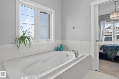 Interior photo 2 of 2327 FREZENBERG AV NW