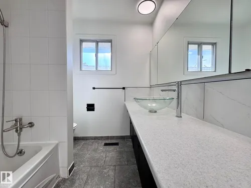11616 158 AV NW NW, Edmonton - $399,900