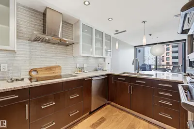 Interior photo 2 of #806 10045 118 ST NW