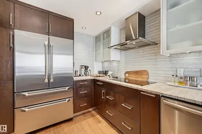 Interior photo 4 of #806 10045 118 ST NW