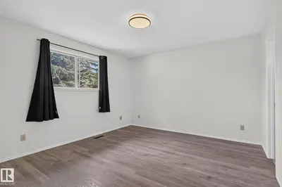 Interior photo 4 of 3722 34A AV NW NW