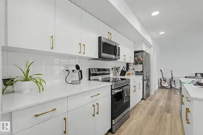 Interior photo 2 of #12 905 172 ST SW
