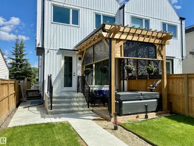 Interior photo 1 of 10936 117 ST NW
